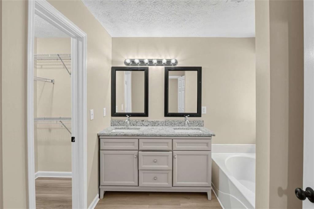 Residential Lease in Stockbridge 3