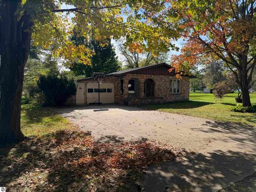 623 Mill St, Alma, MI, 48801-2248 | Card Image