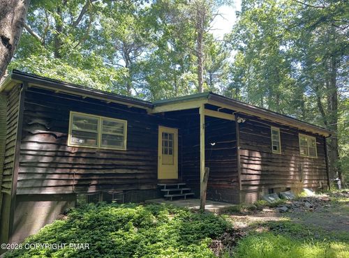2241 Fernway Dr, Kunkletown, PA, 18058-8186 | Card Image