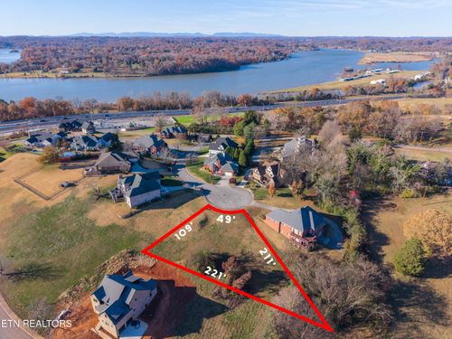 3831 Admirality Ln, Knoxville, TN, 37920-7135 | Card Image