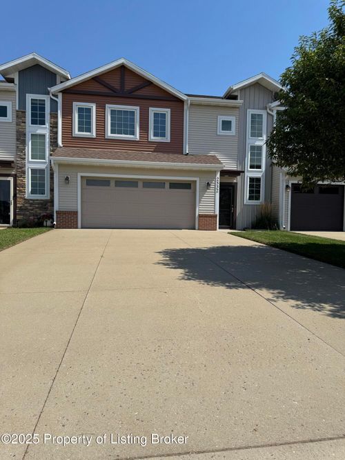 2532 Dakota Blvd, Dickinson, ND, 58601-2506 | Card Image