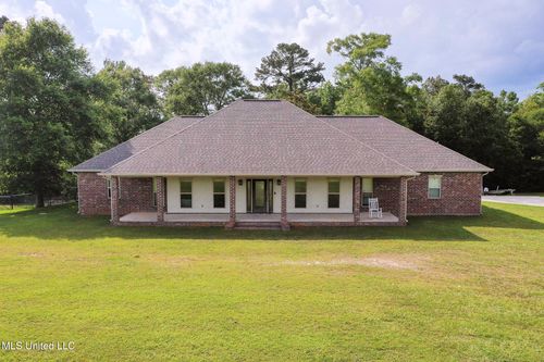 8185 Ridgewood Dr, Kiln, MS, 39556-8404 | Card Image
