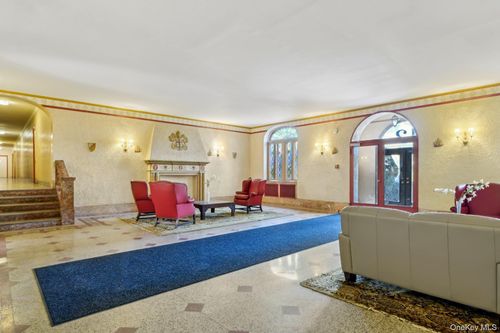 b5-12 Hamilton Pl, Hempstead, NY, 11550-6212 | Card Image