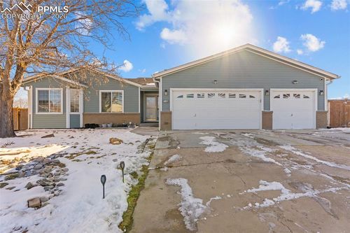 7152 Cliffrose Dr, Colorado Springs, CO, 80925-9412 | Card Image