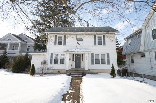 2129 James St, Syracuse, NY, 13206-3209 | Card Image