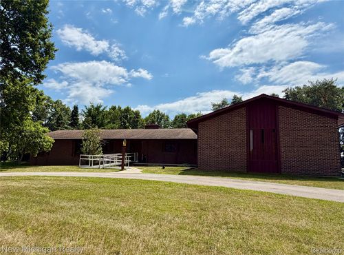 2360 Lerwick Ln, Milford, MI, 48381-1302 | Card Image