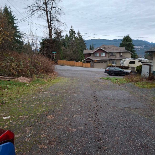 938 Clarke Rd, House other with 4 bedrooms, 3 bathrooms and 6 parking in Port Moody BC | Image 4