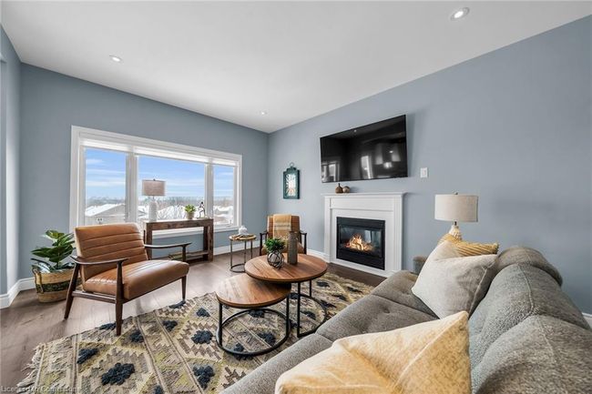 11 Sundial Cres, House other with 5 bedrooms, 3 bathrooms and 6 parking in Dundas ON | Image 15