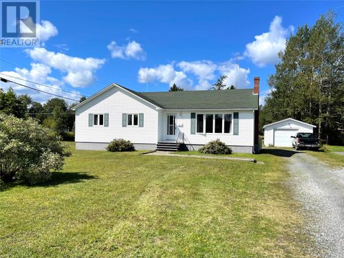 37 Grenfell Hts, House with 3 bedrooms, 2 bathrooms and null parking in Grand Falls Windsor NL | Card Image