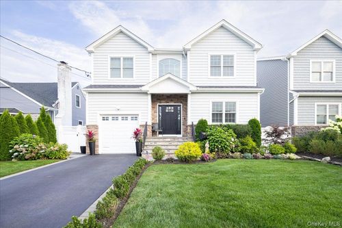 2716 Landing Ave, Bellmore, NY, 11710-4643 | Card Image