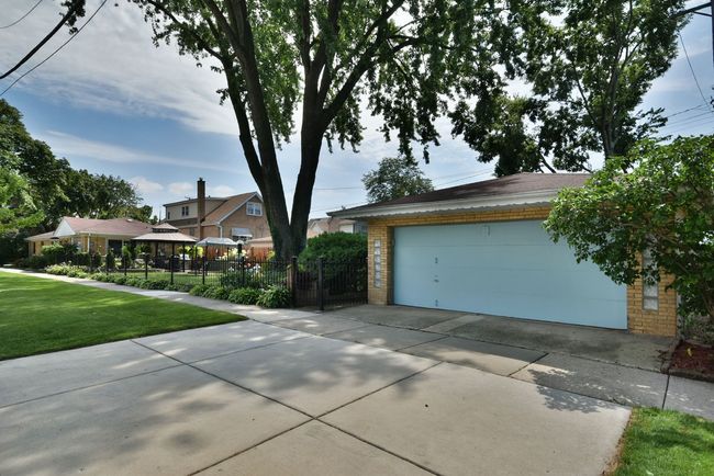 8001 45 Th St, House other with 3 bedrooms, 2 bathrooms and 2 parking in Lyons IL | Image 12
