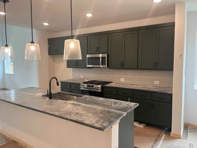 14118 Gallatin St, House other with 5 bedrooms, 4 bathrooms and null parking in Pilot Point TX | Image 4