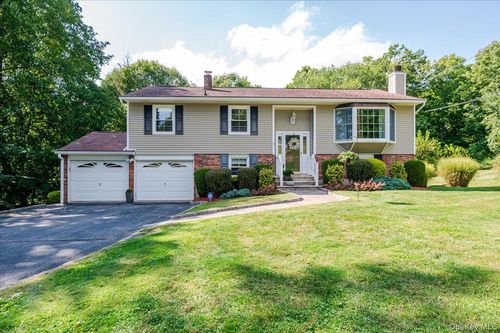 5 North Ct, Mahopac, NY, 10541-1930 | Card Image