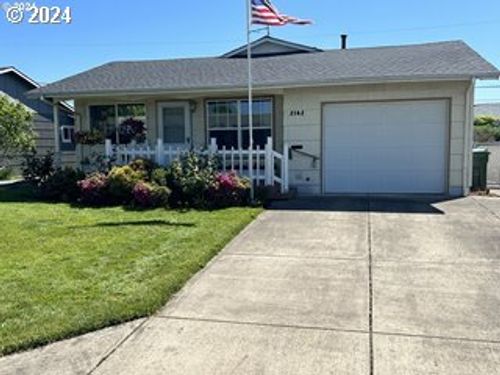 2142 Country Club Rd, Woodburn, OR, 97071 | Card Image