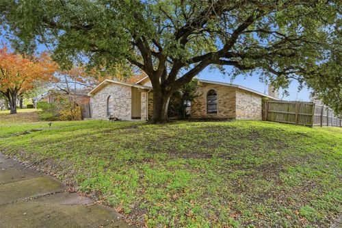 3102 Overglen Dr, Garland, TX, 75043-6126 | Card Image