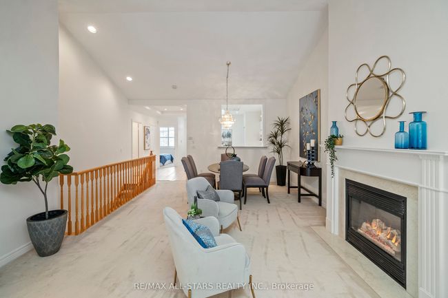 68 Celebrity Greens Way, Condo with 3 bedrooms, 2 bathrooms and 1 parking in Markham ON | Image 8