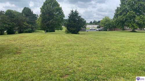 166 S Woodland Dr, Radcliff, KY, 40160-2348 | Card Image