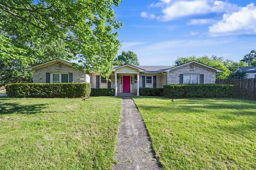377 Redding Rd, Lexington, KY, 40517-2535 | Card Image