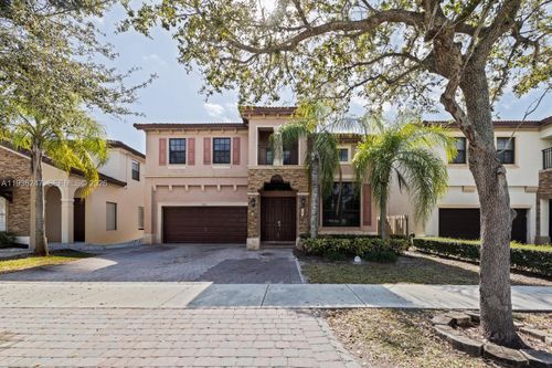 685 Se 37th Pl, Homestead, FL, 33033-6235 | Card Image