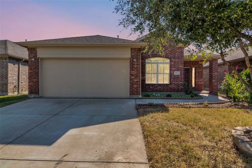 1964 Kachina Lodge Rd, Fort Worth, TX, 76131-2401 | Card Image