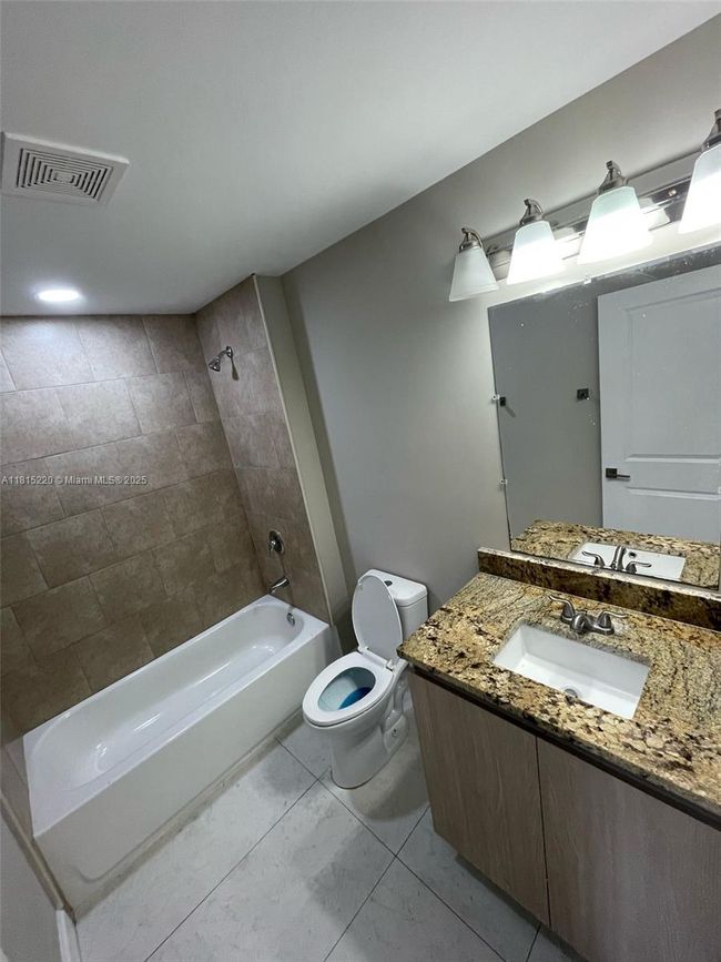 813 Nw 3 Rd Ave, Townhouse with 3 bedrooms, 3 bathrooms and null parking in Fort Lauderdale FL | Image 10