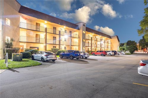 309-2811 N Pine Island Rd, Sunrise, FL, 33322-2359 | Card Image