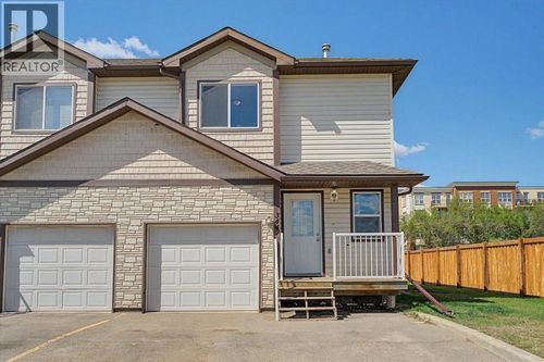 225-10150 121 Ave, Grande Prairie, AB, T8V8H2 | Card Image