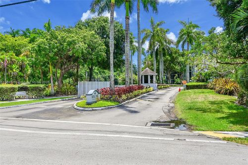 apt-1c-112 Royal Park Dr, Oakland Park, FL, 33309-6529 | Card Image