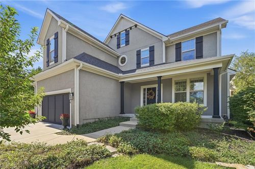 9014 W 158th Ter, Overland Park, KS, 66221-7587 | Card Image