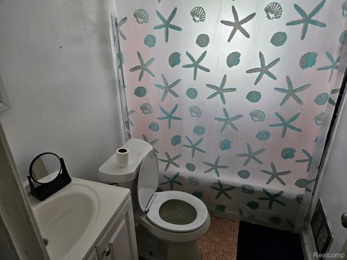 19392 Justine St, Detroit, MI, 48234-2132 | Card Image