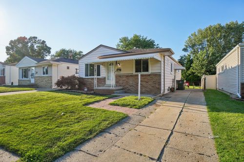 22451 Lake Dr, Saint Clair Shores, MI, 48082-1815 | Card Image