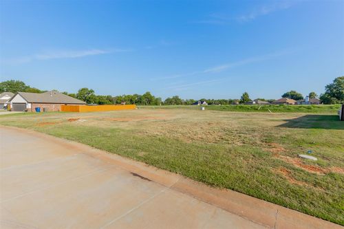 108 E Rogers Ct, Stillwater, OK, 74075-1681 | Card Image