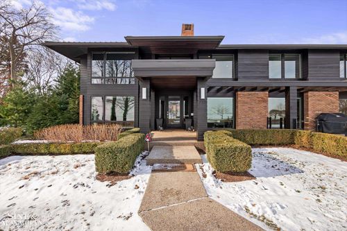 737 Lake Shore Rd, Grosse Pointe Shores, MI, 48236-1754 | Card Image