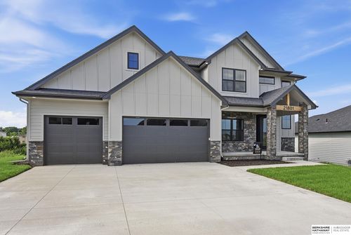 21801 Parkview Dr, Gretna, NE, 68028-5221 | Card Image
