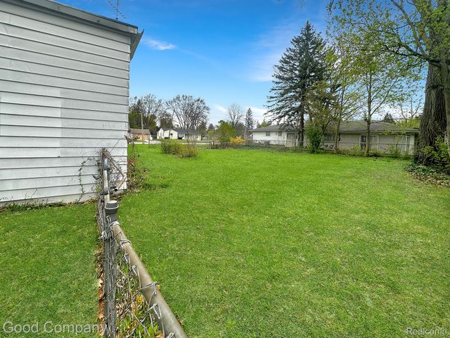 454 E Atherton Rd, House other with 4 bedrooms, 2 bathrooms and null parking in Flint MI | Image 25
