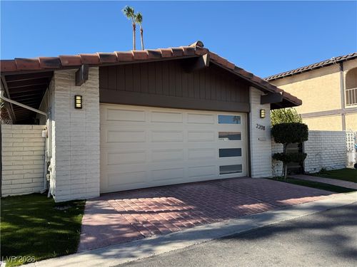2208 Plaza Del Puerto, Las Vegas, NV, 89102-4045 | Card Image