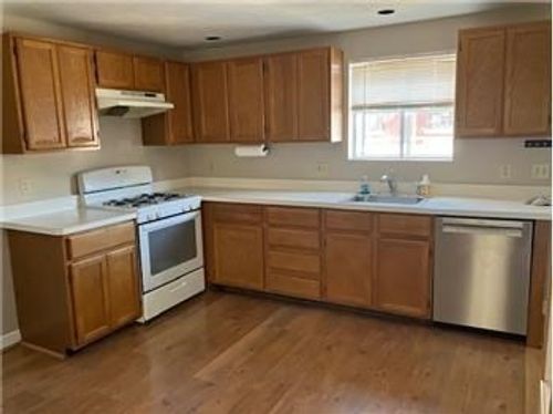 5-5 Middle Street Ct, Waltham, MA, 02451-4410 | Card Image