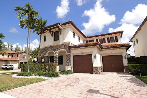 8925 Nw 99th Ave, Doral, FL, 33178-2756 | Card Image