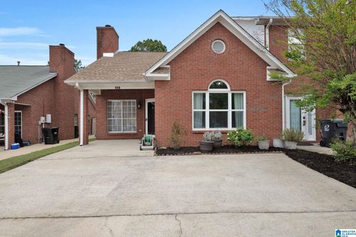 257 Cambrian Ridge Trl, PELHAM, AL, 35124-4822 | Card Image