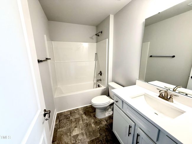 bathroom 3 | Image 11