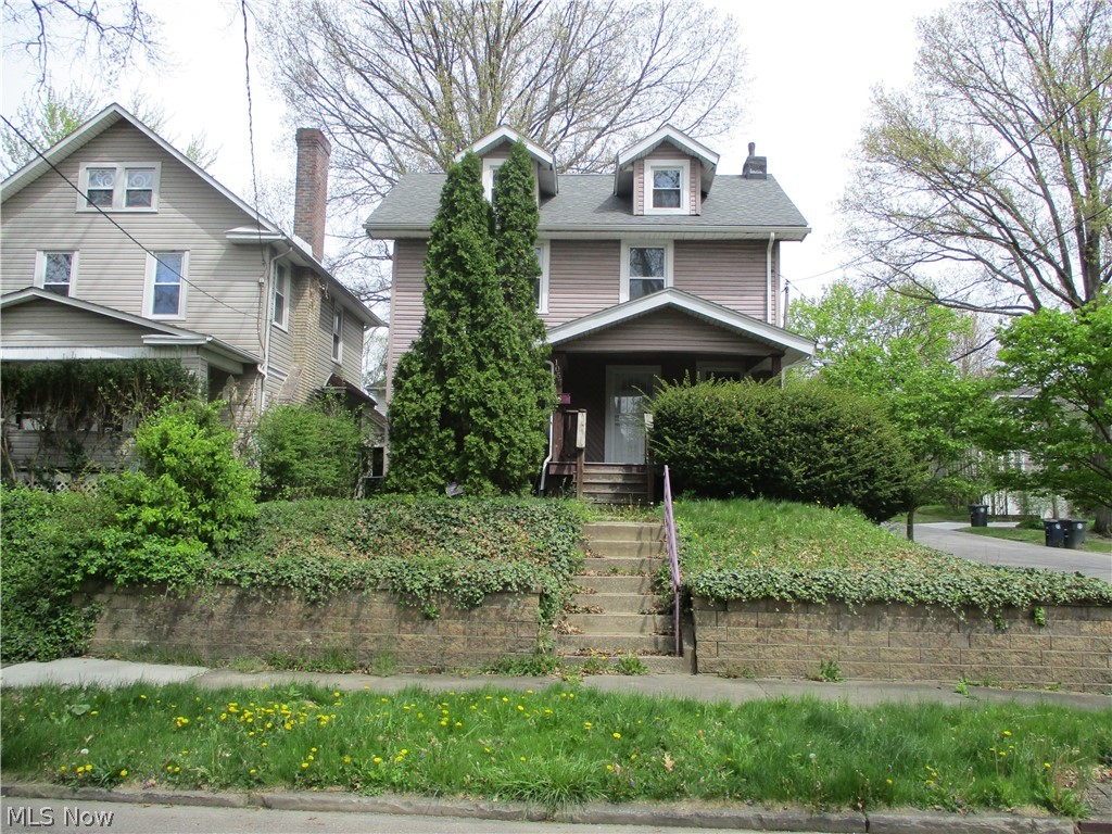 Bloomfield Ave, Akron, OH 44302