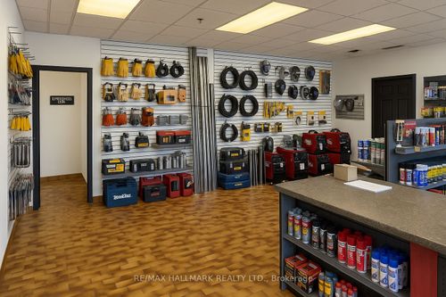 4-33 Peelar Rd, Concord, ON, L4K1A3 | Card Image