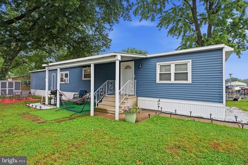 228 Johnson Dr, FAIRLESS HILLS, PA, 19030-2011 | Card Image