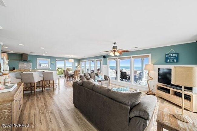 951 Fort Fisher Blvd S, House other with 3 bedrooms, 2 bathrooms and 1 parking in Kure Beach NC | Image 6