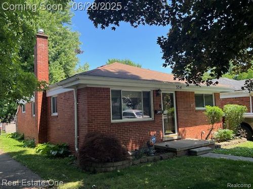 334 Harrington St, Mount Clemens, MI, 48043-2927 | Card Image