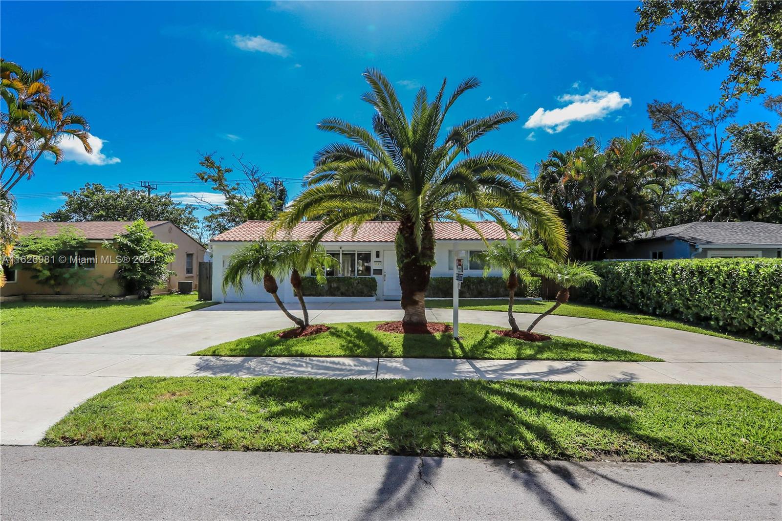 16th Ct, Hollywood, FL 33020
