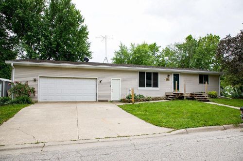 203 Nelson Avenue, Lyle, MN, 55953 | Card Image