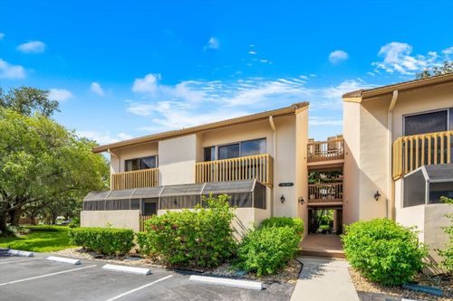 26-3085 Willow Green Dr, SARASOTA, FL, 34235 | Card Image