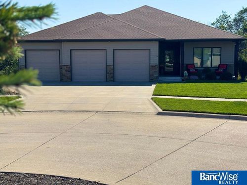 9547 Eastview Rd, Lincoln, NE, 68505-7832 | Card Image