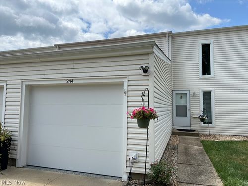 244 Deepwood Dr, Wadsworth, OH, 44281-9439 | Card Image